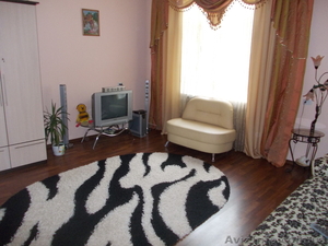 сдам посуточно квартиру в центре с евроремонтом #860056