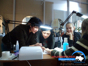 Располагайтесь удобнее,  и я вам расскажу,  что значат для женщины красивые ногти  #855521