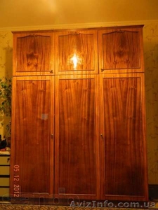 Продам 3-х створчатый шкаф с антресолью #857622