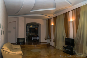 Сдам посуточно 3-х комнатные  апартаменты в центре. #855215