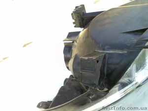 Фара Toyota RAV4 02-04 #862059