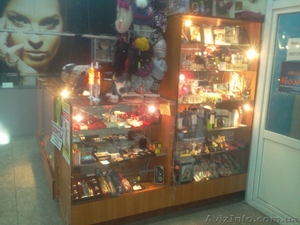 Продам витрины и шкафы #858470