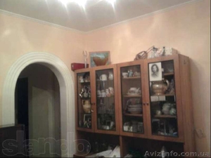 5 кімнатна квартира,  р-н Озерна,  вул..Кармелюка #884362