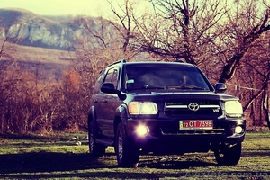 TOYOTA Sequoia  #887225