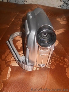 продам видеокамеру Canon MD110Е #877508