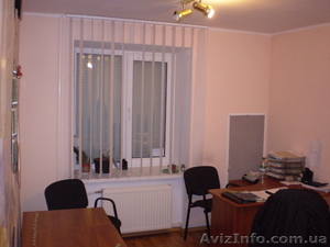 Офісне приміщення з окремим входом по вул. Петровського #883671