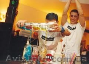 Требуется бармен  в Крым в гостиннично- ресторанный комплекс. #887864