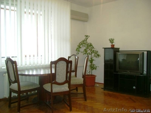 Сдам квартиру 4 комнатную возле м. Печерск #886713