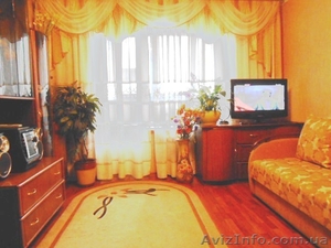 Сдам  шикарную 1к. квартиру на Радужном массиве метро 10 мин езды #884131