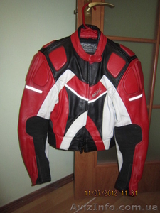 Женский мотокомбинезон и мотоботы #877657