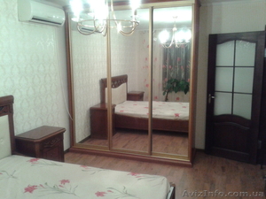 Продам 3-х комнатную квартиру в Алуште,  Крым #895270