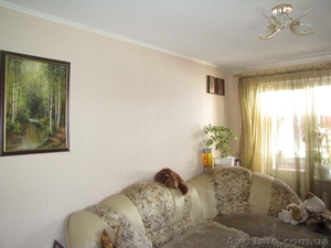 Продам 3-х комнатную квартиру,  пр. Кирова,  низ #894112