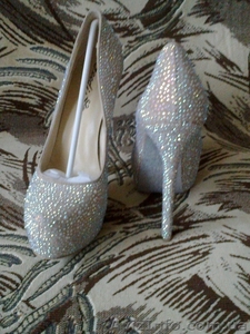 Вечерние туфли со стразами #913163