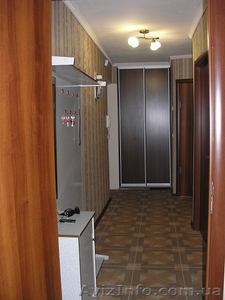 Сдам двухкомнатную квартиру посуточно Своя.  Красный камень Въезд. #919176