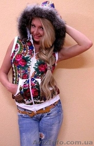 Жилетка из платка с капюшоном и натуральным мехом песца в стиле Лурдес,  Матрешка #913673