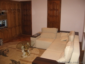 Аренда посуточно 3-комнатной квартиры на Золотых Воротах,  free wi-fi,   #925572