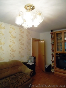 Отличная 4-х комн. светлая квартира в кирпичном доме,  ул. Ген. Петрова #936355