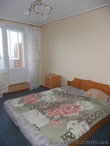 Сдам 3 ком. квартиру на Павловом поле,  улица Алексея Деревянко #923836