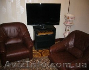 Сдам 3к. кв.,  100м,  2 этаж,  евроремонт,  комнаты раздельные #934076