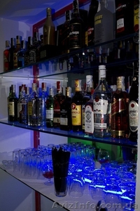 Танцовщица в бар в Испании #934884