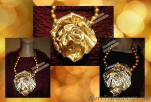 Украшение на шею с цветком из ткани “Gold” .  #965478