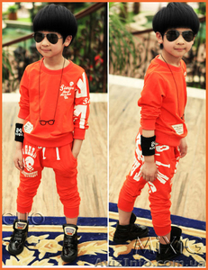 Детский костюм с модным принтом #975668