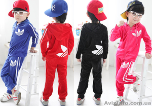 Велюровый спортивный костюм Adidas от культового бренда #975684