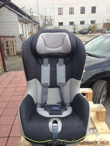 Продам автомобильное детское кресло Chicco б/у. #981156
