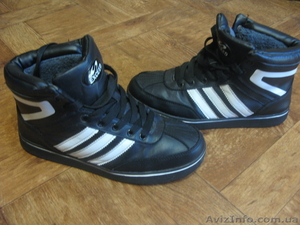 Продам зимние ботинки 41 размер теплые,  непромокаемые . #980532