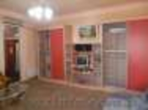 Посуточно большая 2-х к.кв. напротив Привокзальной площади #986642