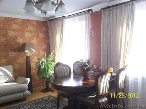 Продам комнату в коммуне,  22 кв.м ремонт VIP-уровня,  1ст. Люст.дор. #1000986