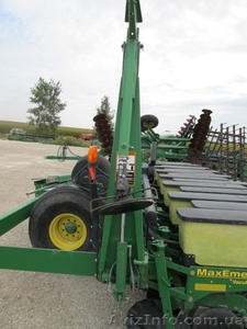 Пневматическая сеялка точного высева John Deere 1780 15/8 рядов #986382