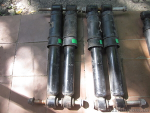 Задние амортизаторы на Рено Канго ІІ #992179