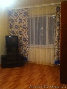 Сдам однокомнатную квартиру. Деснянский р-н,  ул. Маяковского 14. Евро ремонт,  ко #1004794