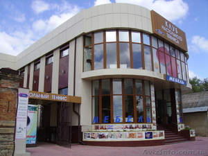 Магазин центр г.Херсона.Парковка на 10 машин. #1013750