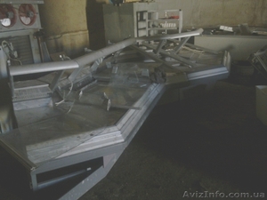 Продаю витрину Linde б/у в форме зигзага #1004432