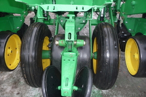 сеялка John Deere 7000,  8-ми рядная #1030089