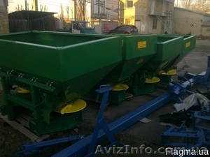 Машина для внесения удобрений 1200л #1045433