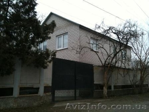 Продам 2-х этажный кирпичный дом #1063103