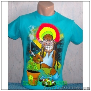 Мужские футболки,  с рисунками и без,  яркие и классические. #1072806