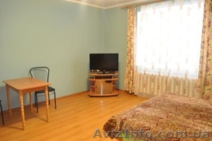 Посуточно 3-х комнатная квартира. Wi-fi,  документы,  парковка.  #1084837