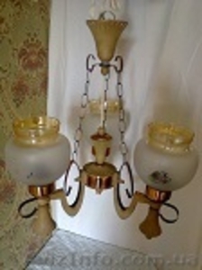 П р о д а м - люстру в отличном состоянии на три лампочки #1096890