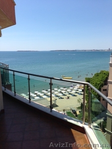 Двухкомнатный апартамент в комплексе на первой линии моря в Солнечном берегу! #1123290