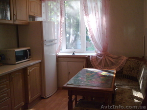 Сдаю 3-х комнатную квартиру в центре #1132320