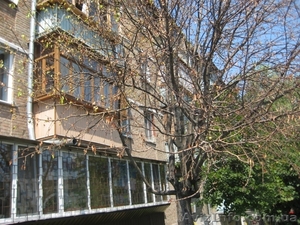 продам двухкомнатную квартиру в хорошем доме и месте в Соломенском р-не #1174151