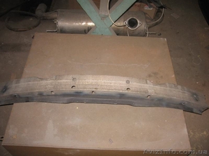 Audi A6 усилитель переднего бампера #1204879