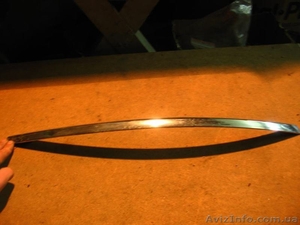 Audi A6  Молдинг переднего бампера правый  #1203882