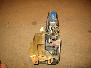  BMW 3 E36 замок задней левой двери  #1203886