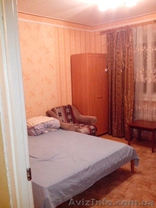 Сдам 4комнатную квартиру,  м. Студенческая. Средний этаж,  #1199417