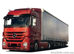 Водитель со своим грузовым автомобилем грузоподъемностью от 10 тонн  #1227153